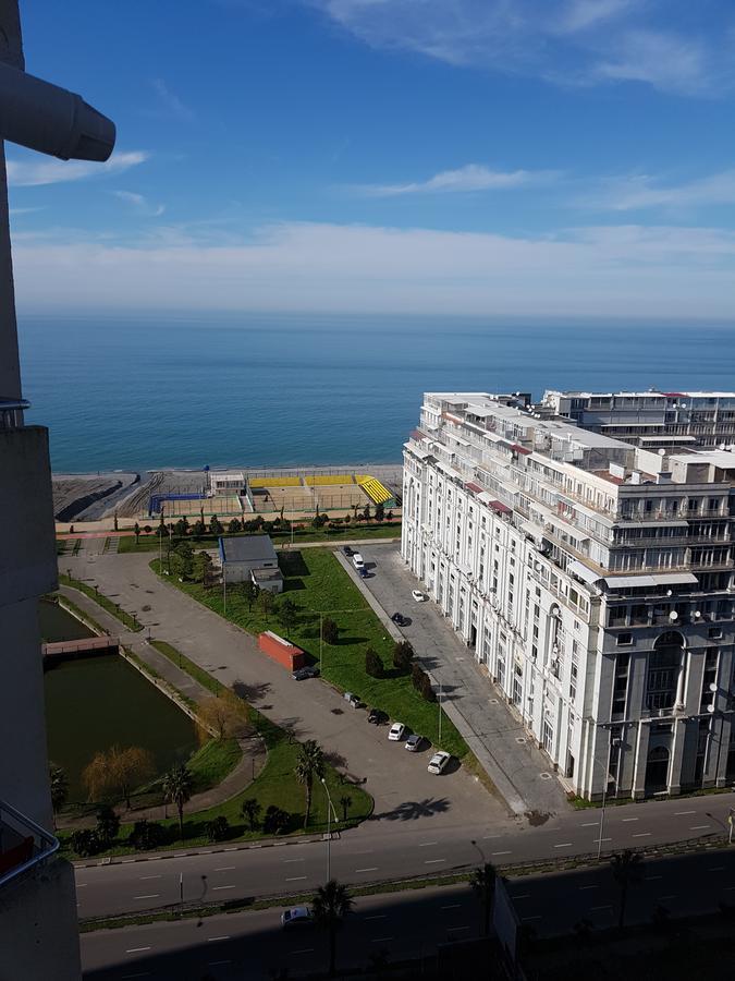 Sky-G Sea View Apartment บาทูมิ ภายนอก รูปภาพ