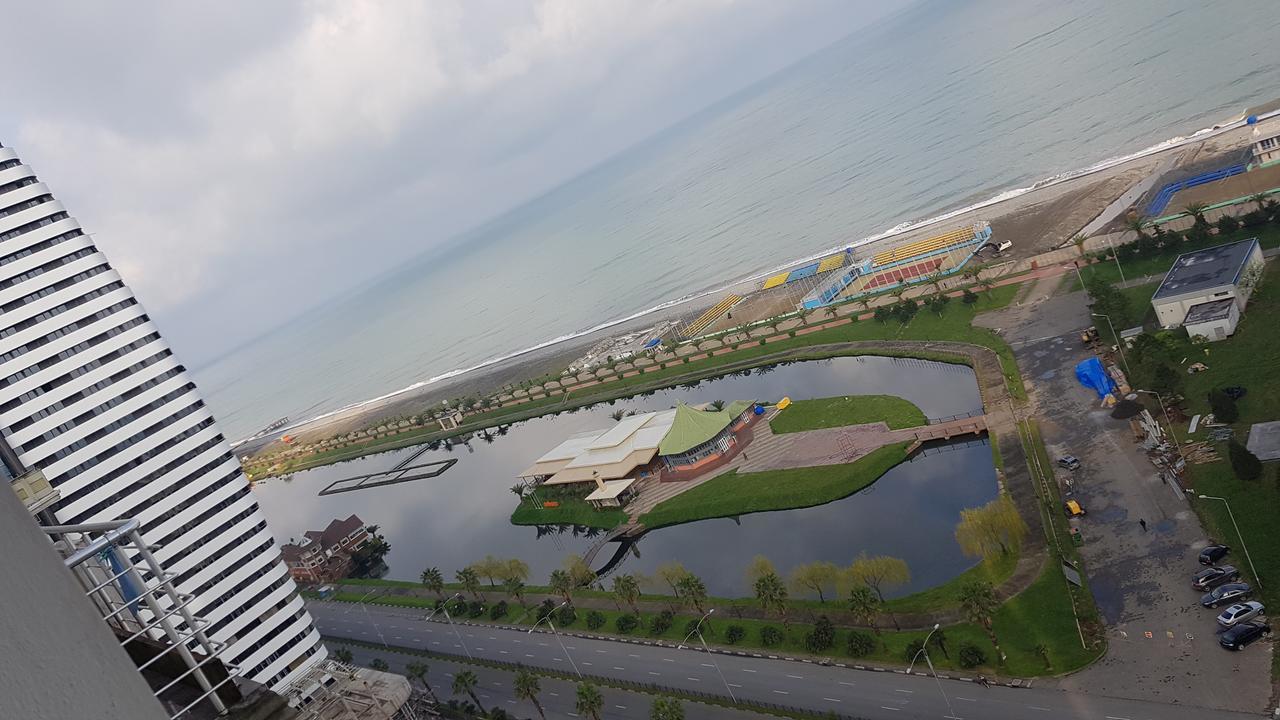 Sky-G Sea View Apartment บาทูมิ ภายนอก รูปภาพ