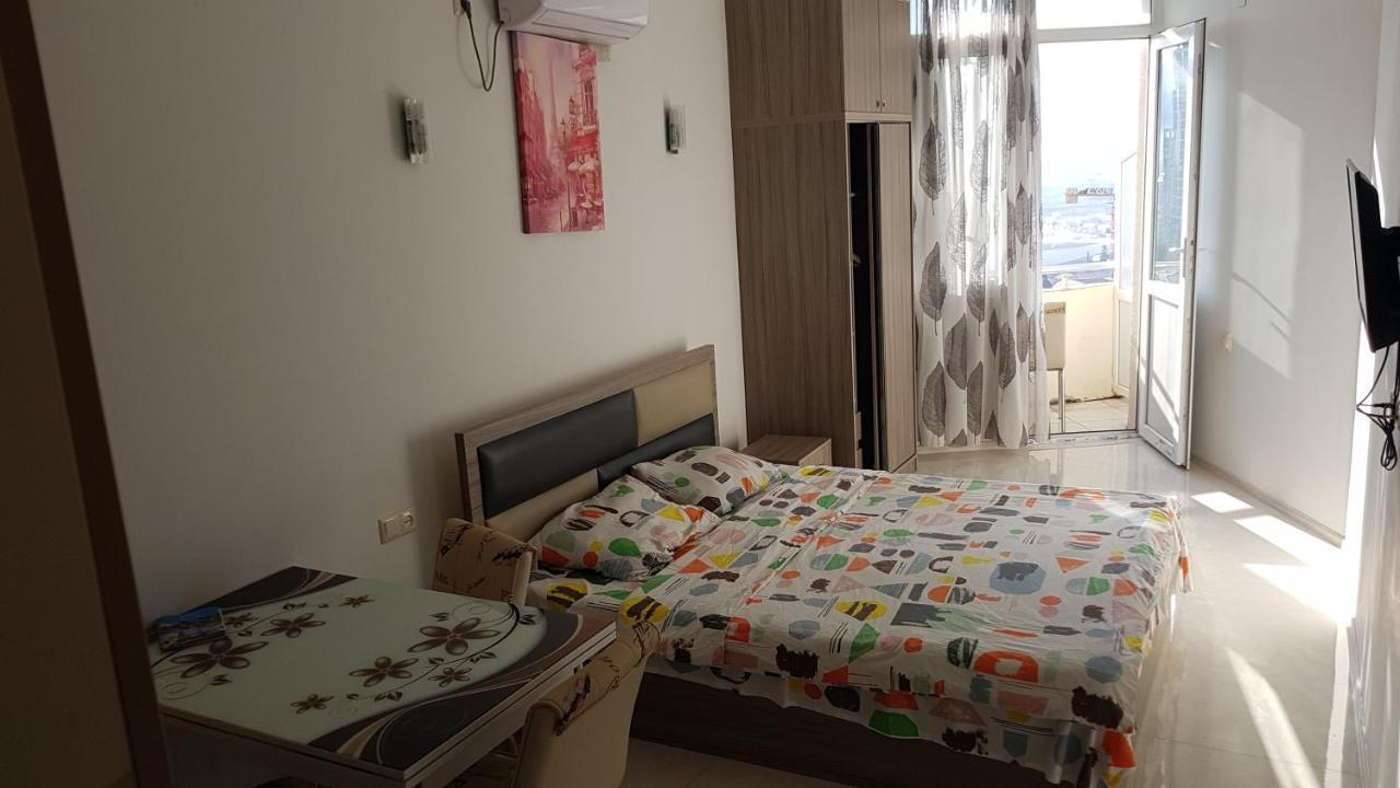 Sky-G Sea View Apartment บาทูมิ ภายนอก รูปภาพ