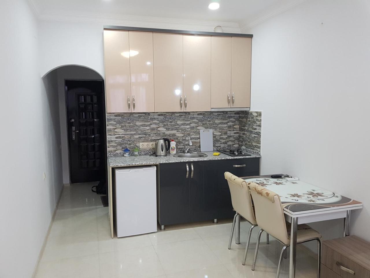Sky-G Sea View Apartment บาทูมิ ภายนอก รูปภาพ