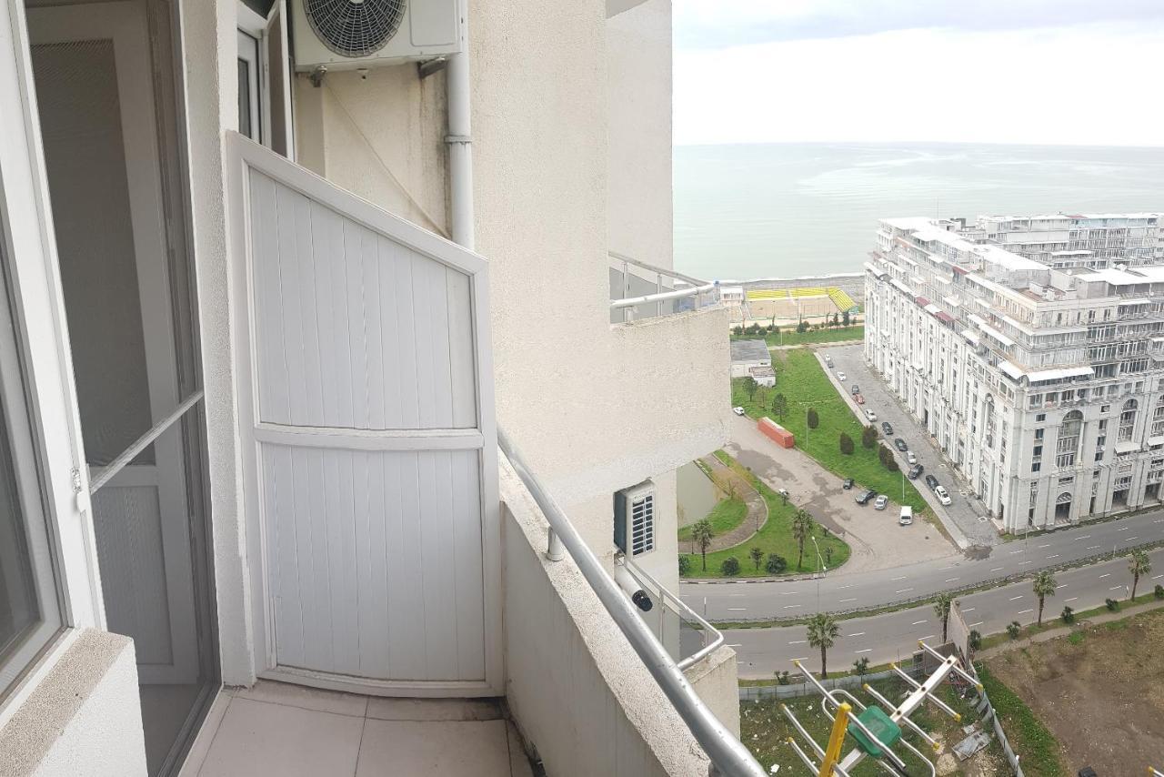 Sky-G Sea View Apartment บาทูมิ ภายนอก รูปภาพ