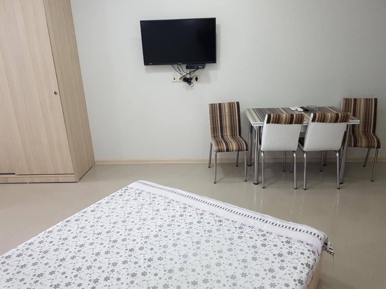 Sky-G Sea View Apartment บาทูมิ ภายนอก รูปภาพ
