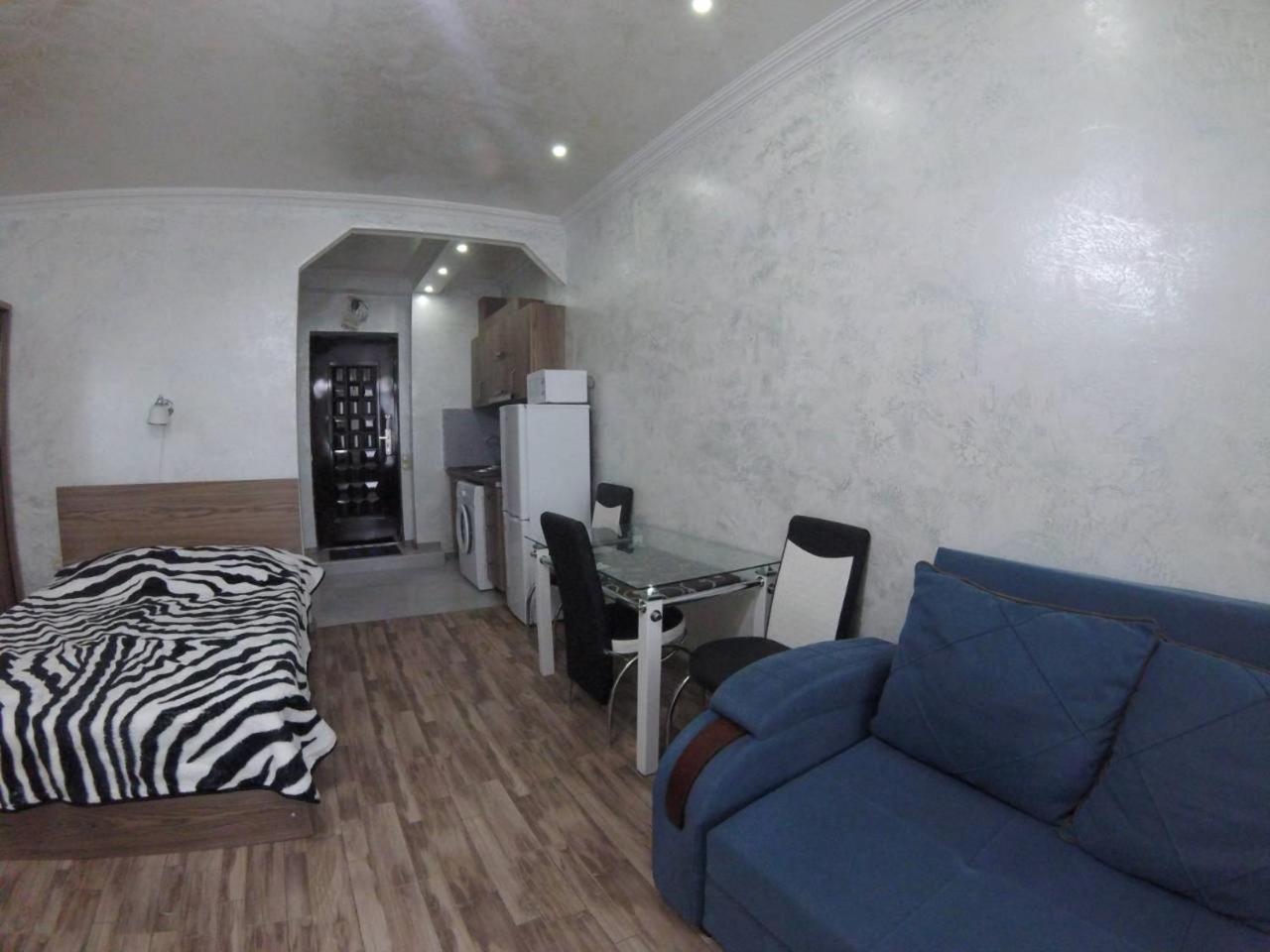 Sky-G Sea View Apartment บาทูมิ ภายนอก รูปภาพ